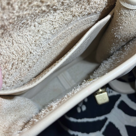 EUC Coach crossbody purse. Cream color - Picture 5 of 12